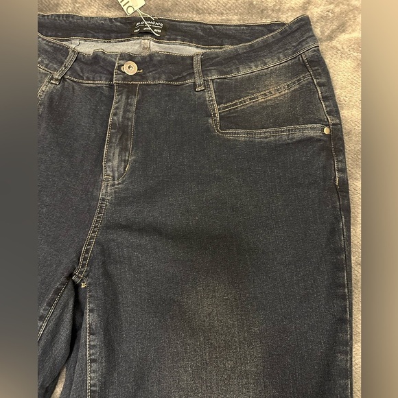 BloomChic Plus Size 2XL Classic Bootcut High-Rise Jeans us20 - Picture 2 of 5
